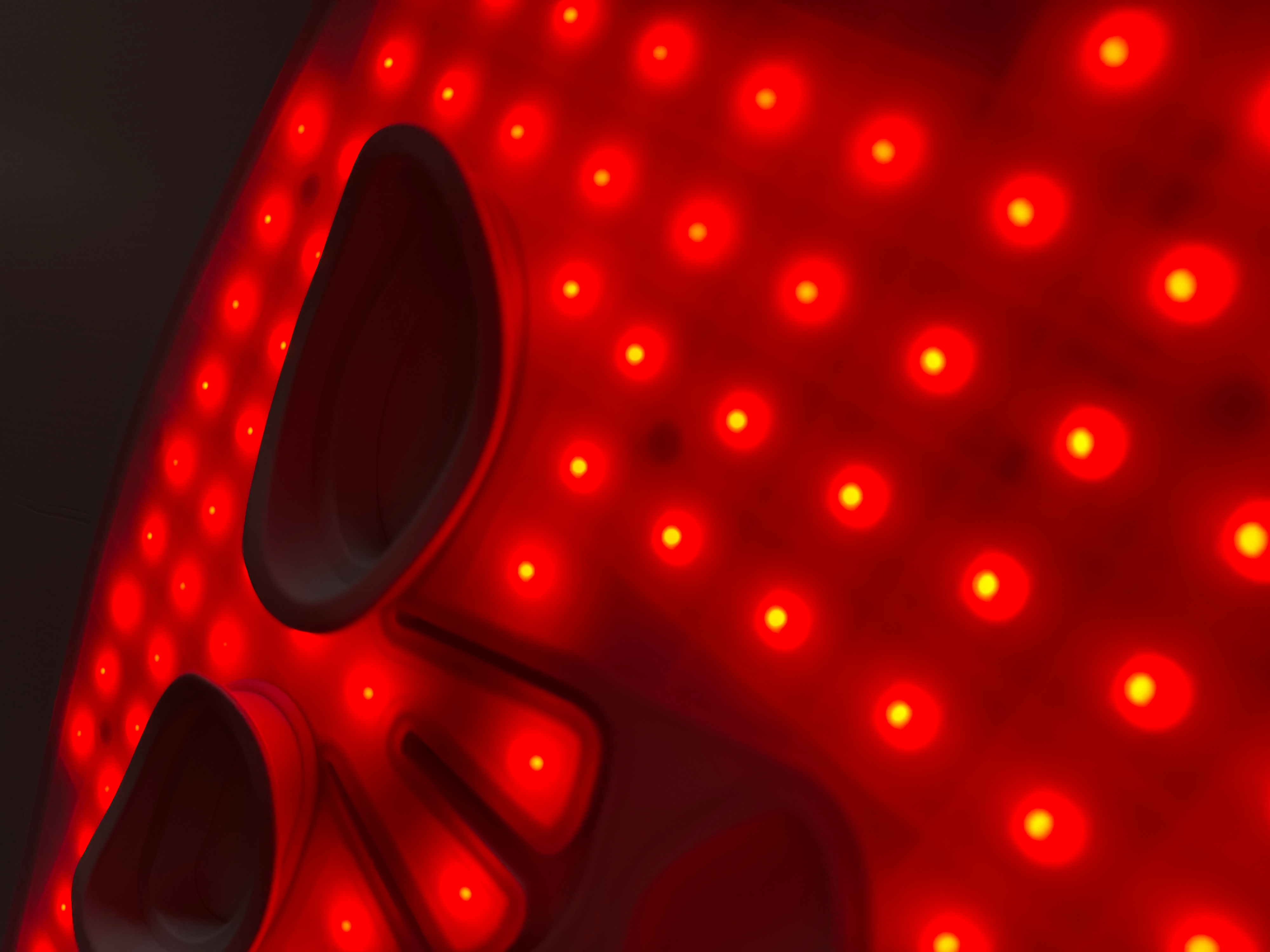 Rotlichttherapie fürs Gesicht: Was Sie wirklich beachten müssen